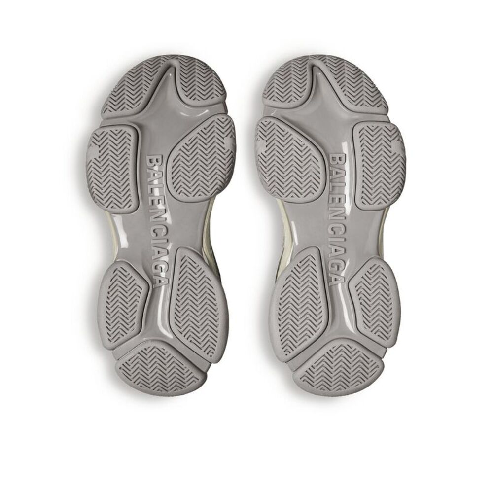 Balenciaga Men Triple S Sneaker In Grey - Picture 7 of 7